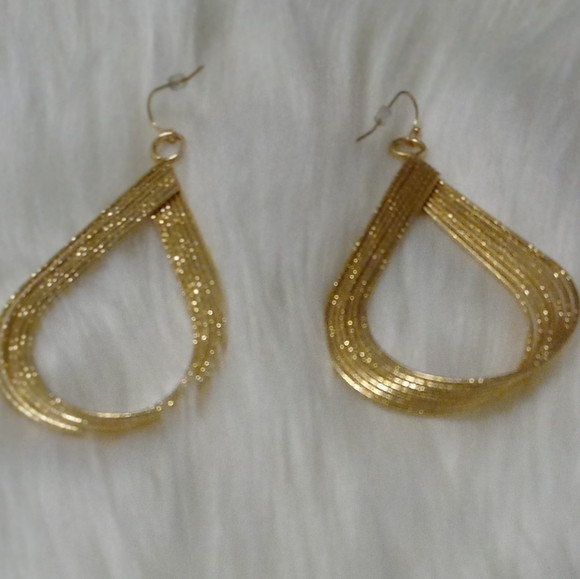 Woman earring - Picture 3 of 3